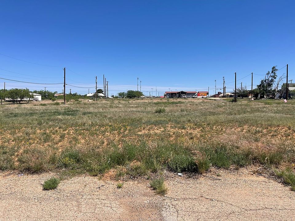 2nd image of 402 W 8th St