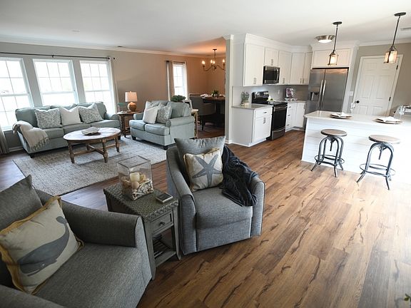 5th image of 44 W Prospect Bay Dr