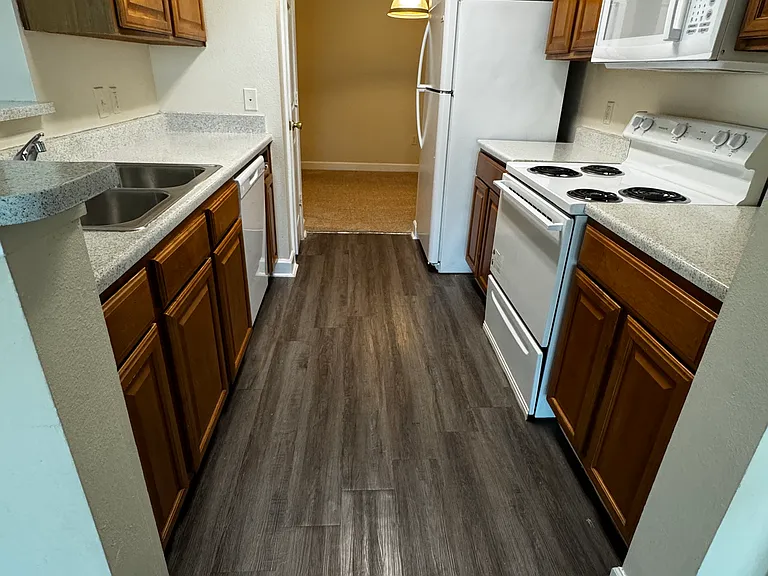 18539 Bridle Club Dr — Photo 3