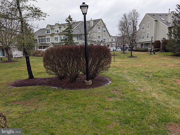 3rd image of 2406B Yarmouth Ln