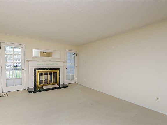 2nd image of 15593 Bedford Forge Dr