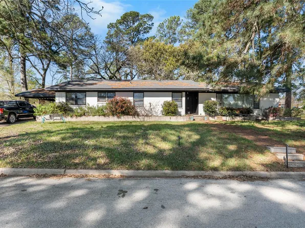 2306 Avenue P, Huntsville, TX 77340