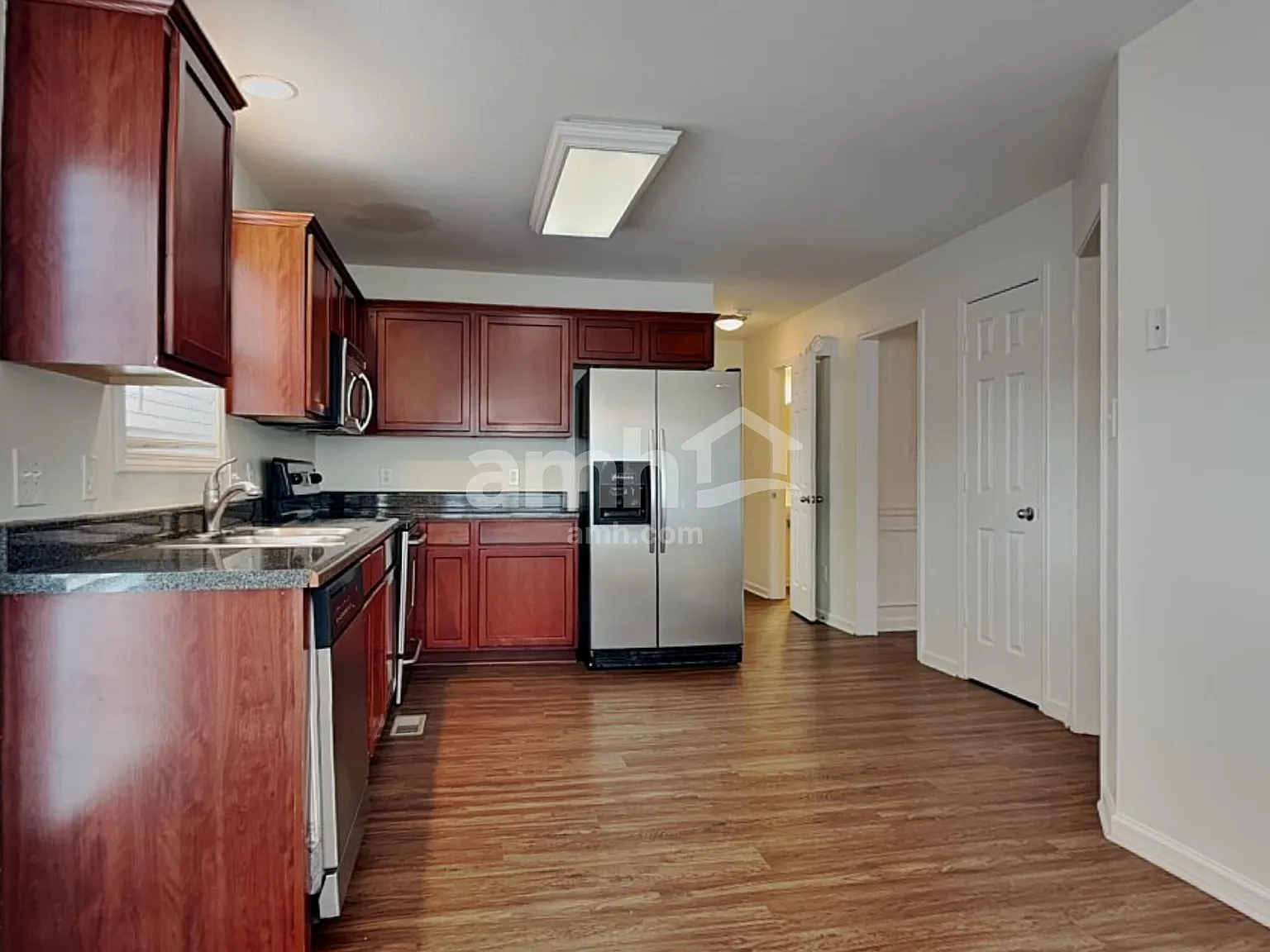 4 bed, 2.5 bath, 2273 sqft, $2,685 — Photo 3