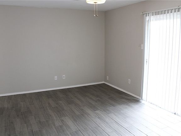 3rd image of 230 Birchwood Dr