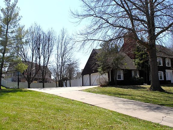 18 Eastwood Drive
