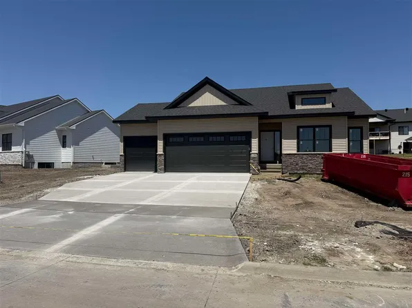 1290 Osage Ln, North Liberty, IA 52317