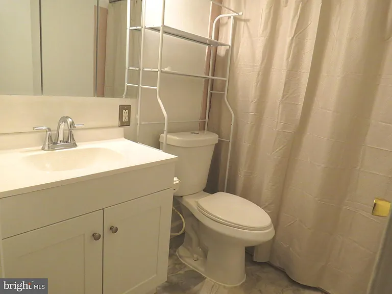 15310 Annapolis Rd — Photo 15