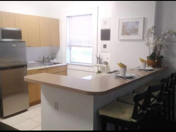 5th image of 1611 Michigan Ave #900