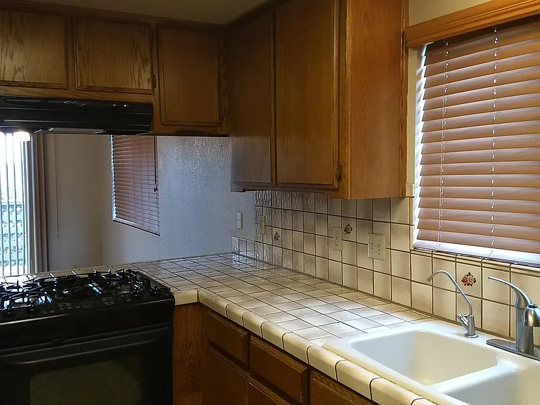 401 Hillview St #A — Photo 5