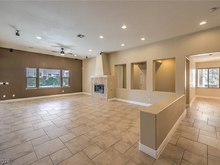 8347 Campbell Springs Ave — Photo 11