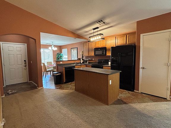 2nd image of 776 W Fairlane Ct