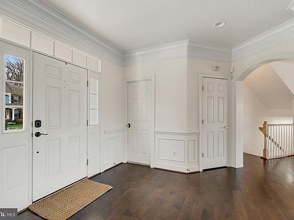 5th image of 43988 Riverpoint Dr