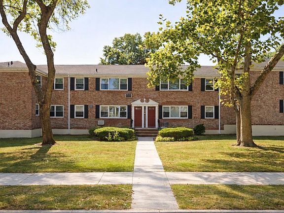 3rd image of 15033 Jewel Avenue #303B