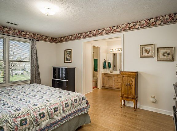 5th image of 1225 Belmont Dr