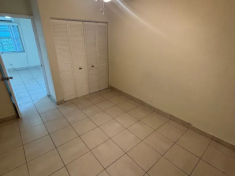 6221 SW 32nd St #3 — Photo 8