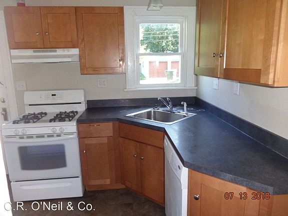 4th image of 196 E Blake Ave