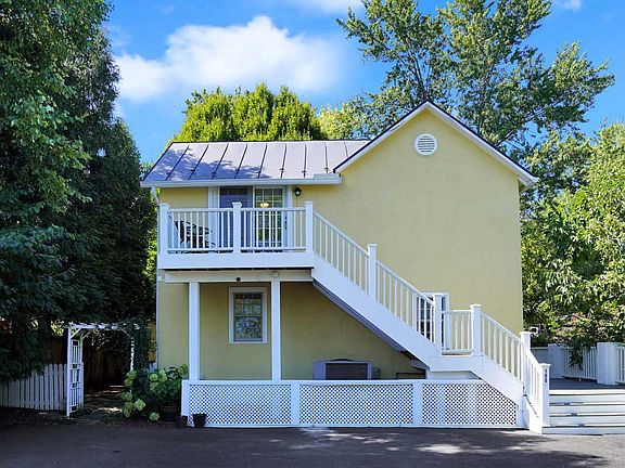 4th image of 100 Garden Cottage Ln