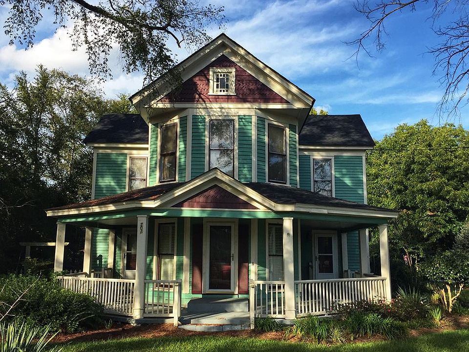 1st image of 204 Main Street