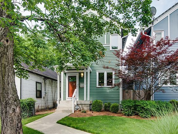 4th image of 1023B 2nd Ave S