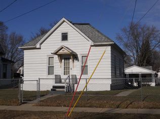 121 Cottage Grove Ave, Waterloo, IA 50703