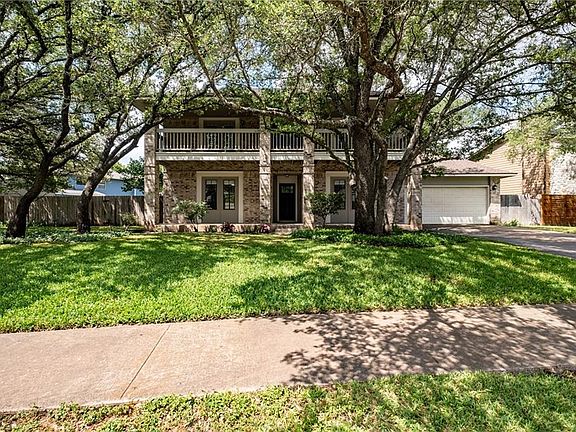 3rd image of 13228 Briar Hollow Dr