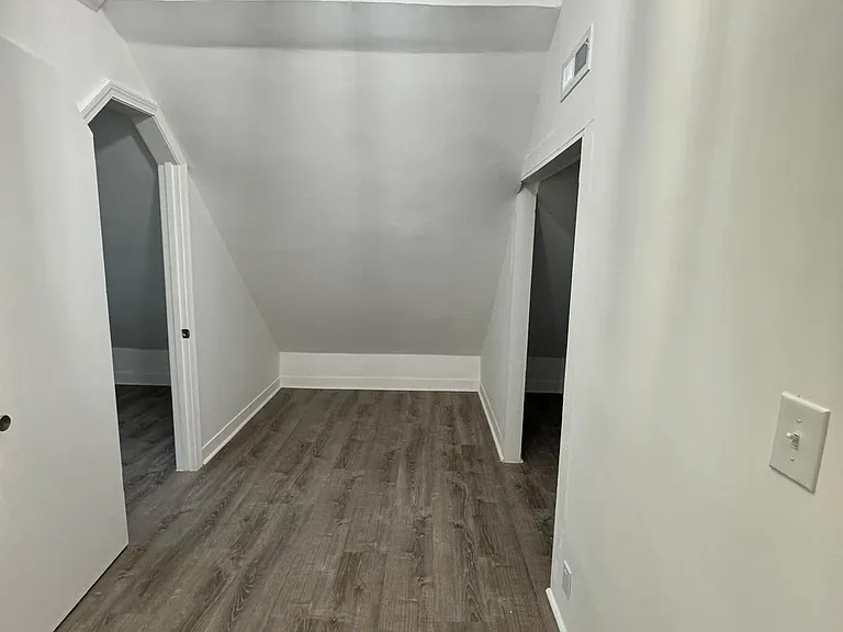 323 N Main St — Photo 20