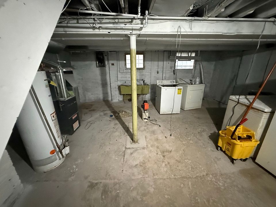 2nd image of 5372 Cooper St