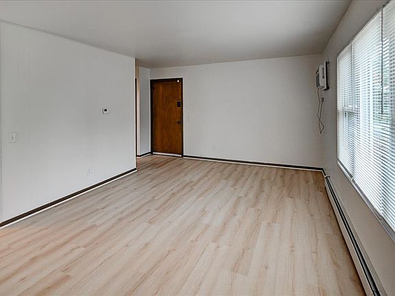 3rd image of 7203 Fortune Dr Unit 4