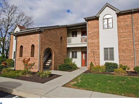 2nd image of 111 Black Oak Dr