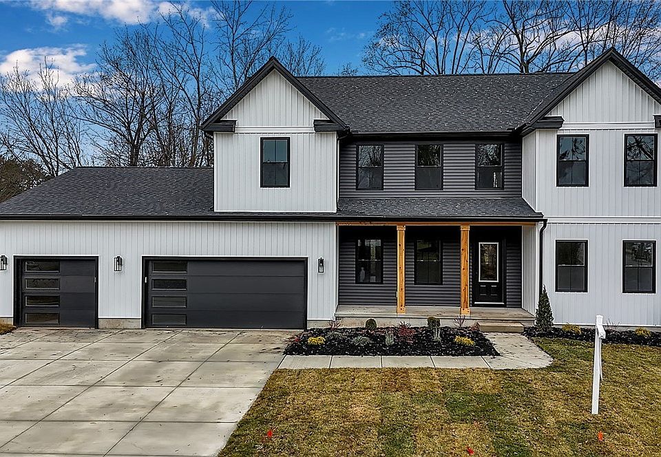1st image of 4 Laurel Ln