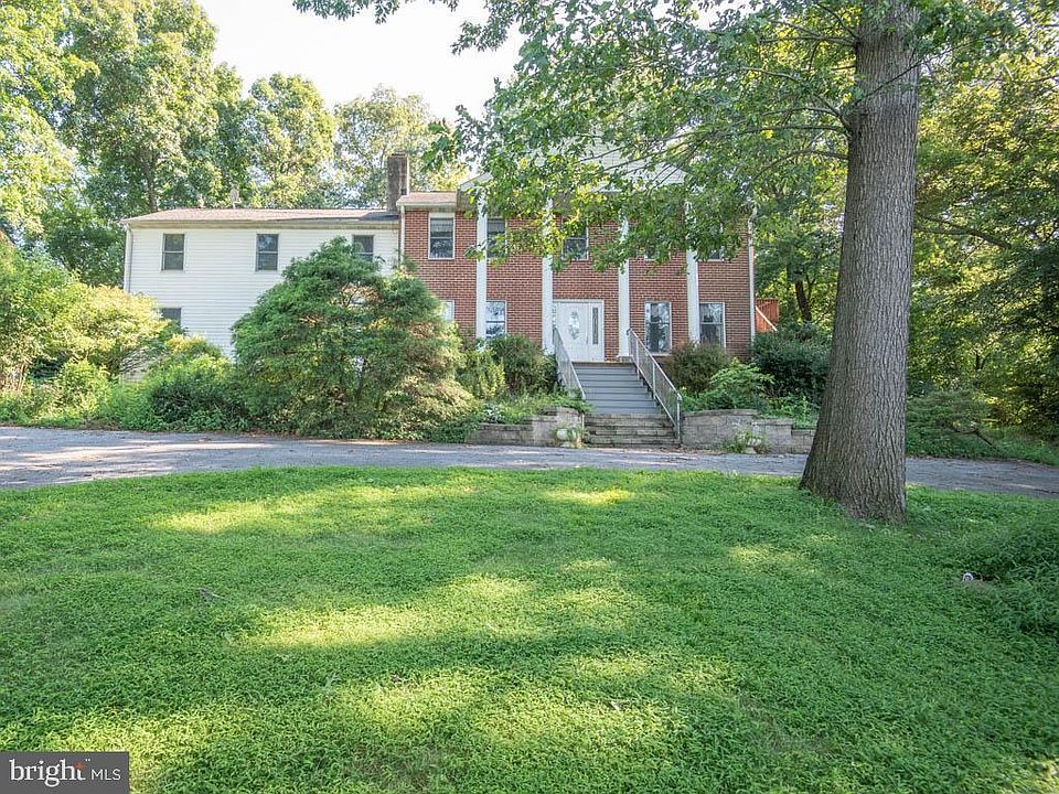 1st image of 10 Fairmount Rd