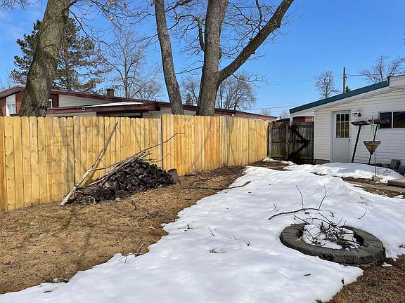3rd image of 13 Monterey Dr