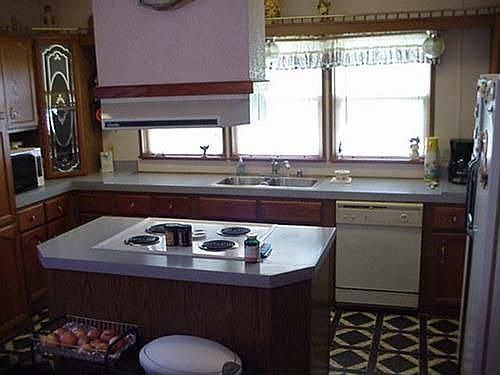 5th image of 23 Robin Ln