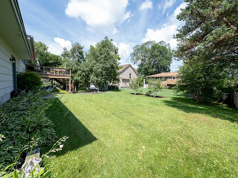 1581 Woodside Ct NE — Photo 32