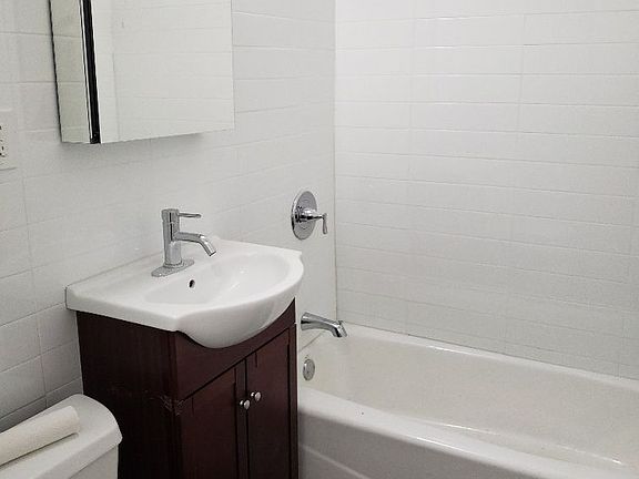 4th image of 2355 E 12th St APT L7
