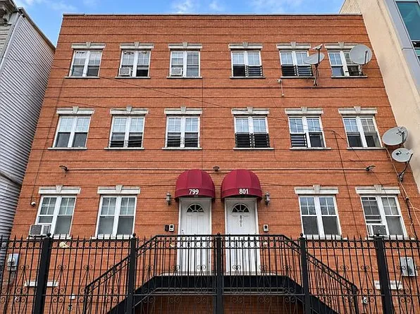 801 E 163rd St, Bronx, NY 10456