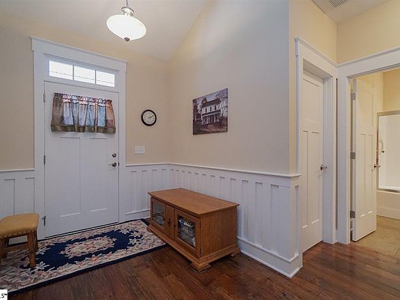 4th image of 15 Rolling Creek Ct