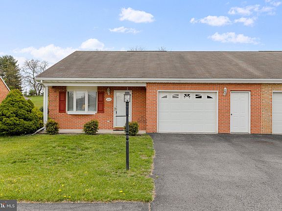 2nd image of 313 Winding Oak Dr