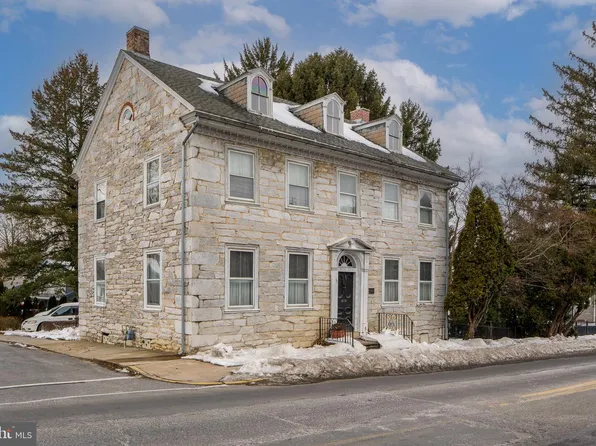 49 S White Oak St, Annville, PA 17003