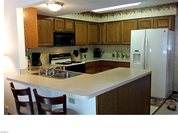 3rd image of 130 High Point Dr Unit 49
