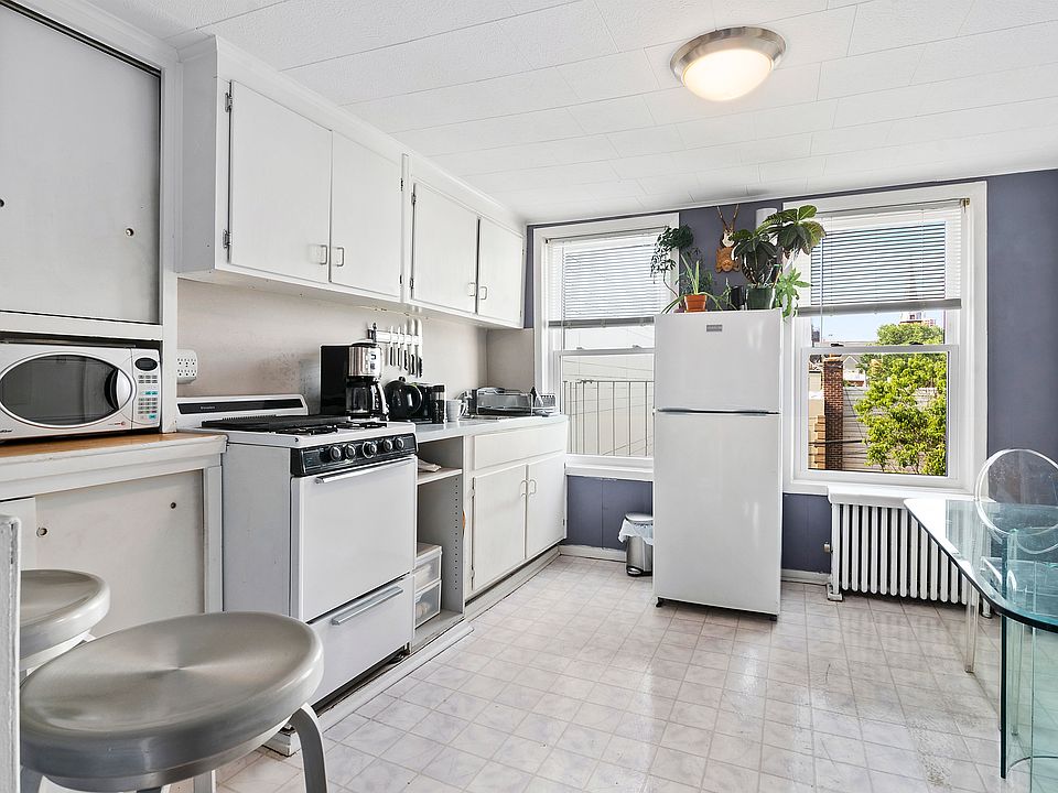 2nd image of 10-16 47th Ave #3