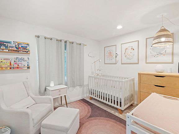 2nd image of 3211 Kenneth Dr