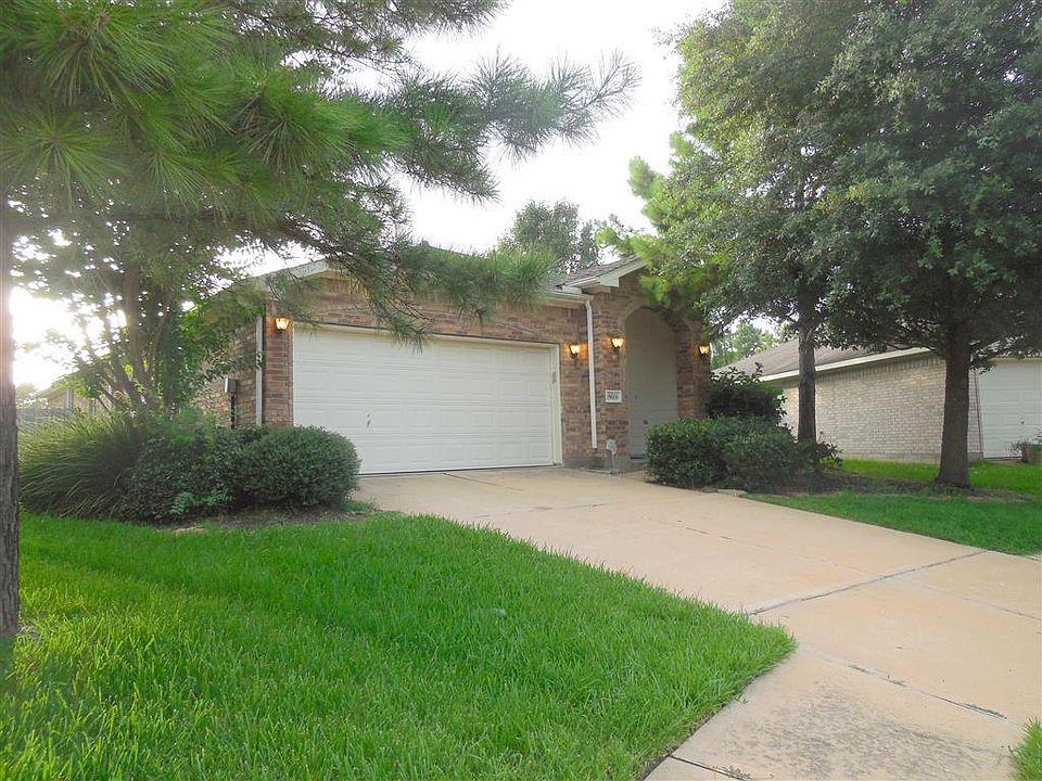 1st image of 15606 Tarpon Springs Ct