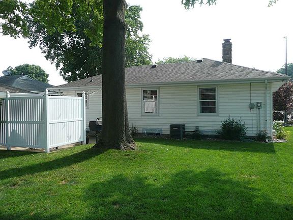 5th image of 133 Manor Dr