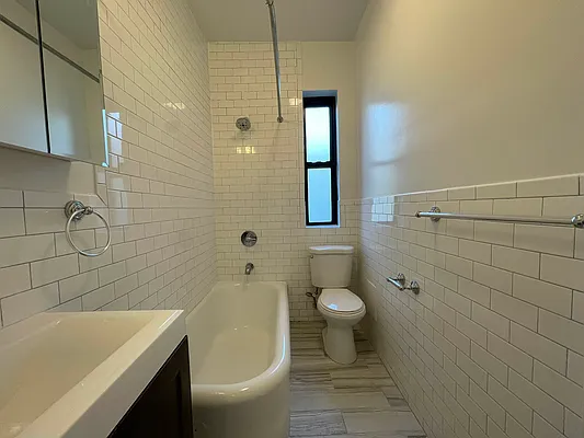 Rented by Hillel Realty Group | media 20