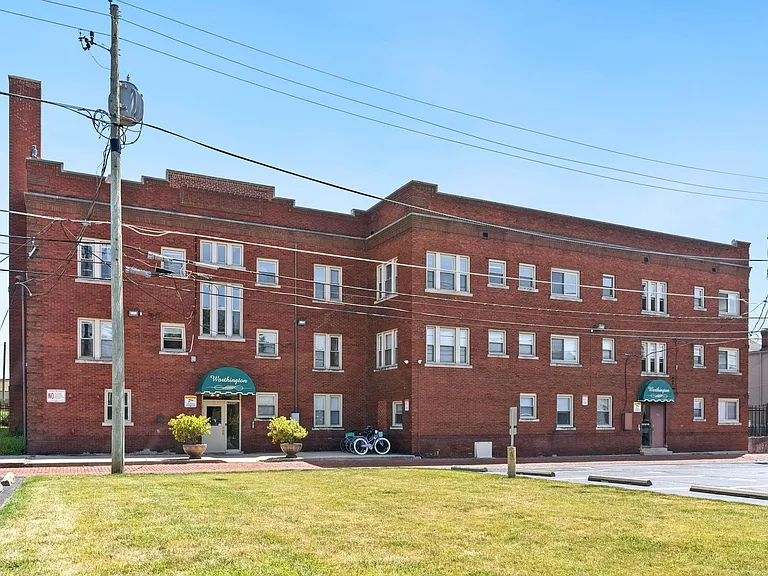 Historic Worthington Manor Apartments — Photo 11