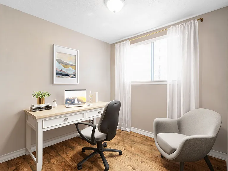 Office/2nd Bedroom