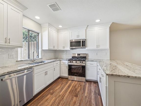 5th image of 4079 Sherwood Street