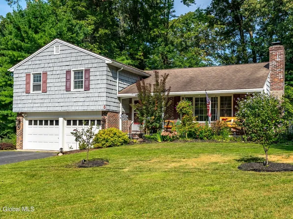 6 Oakwood Drive, Queensbury, NY 12804