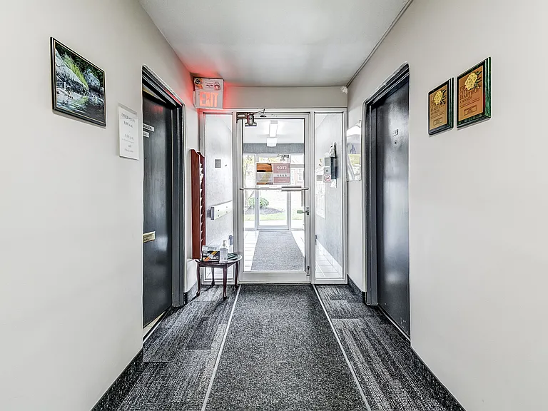 59 Perry St — Photo 30